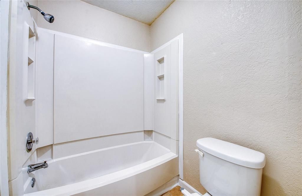 For Rent: $1,750 (2 beds, 2 baths, 898 Square Feet)