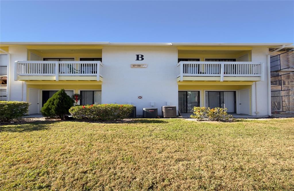 For Rent: $1,750 (2 beds, 2 baths, 898 Square Feet)