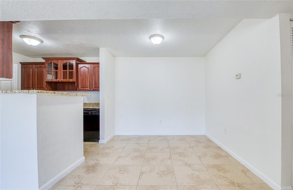 For Rent: $1,750 (2 beds, 2 baths, 898 Square Feet)