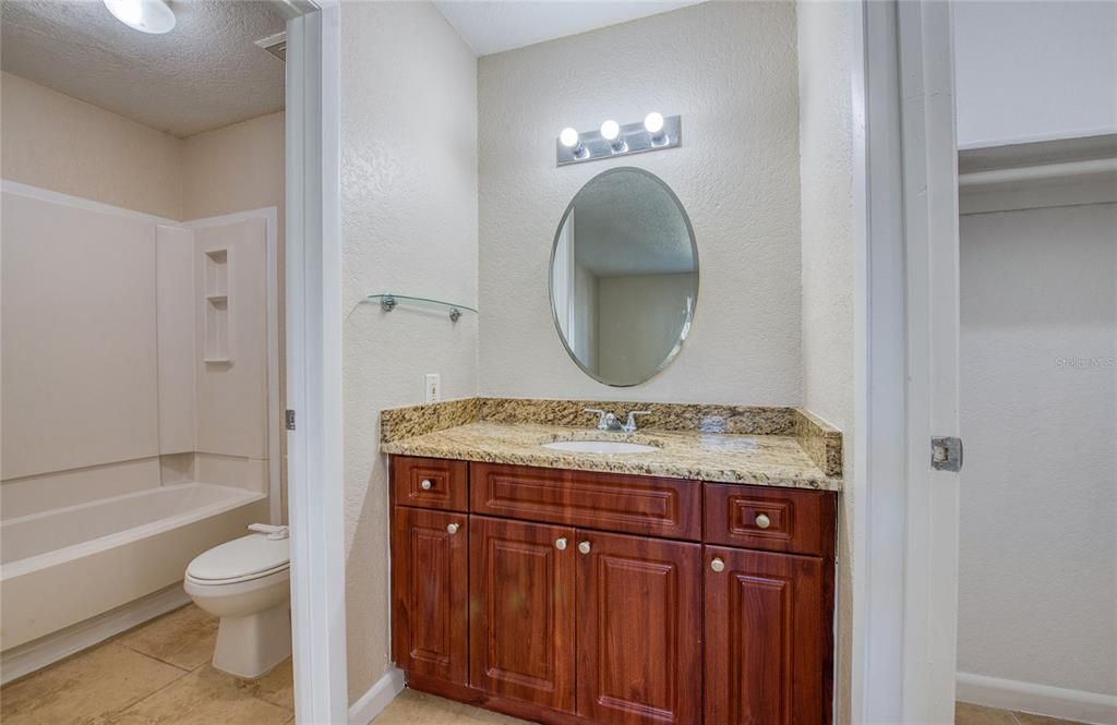For Rent: $1,750 (2 beds, 2 baths, 898 Square Feet)