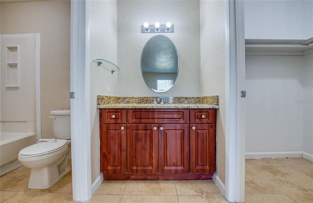 For Rent: $1,750 (2 beds, 2 baths, 898 Square Feet)