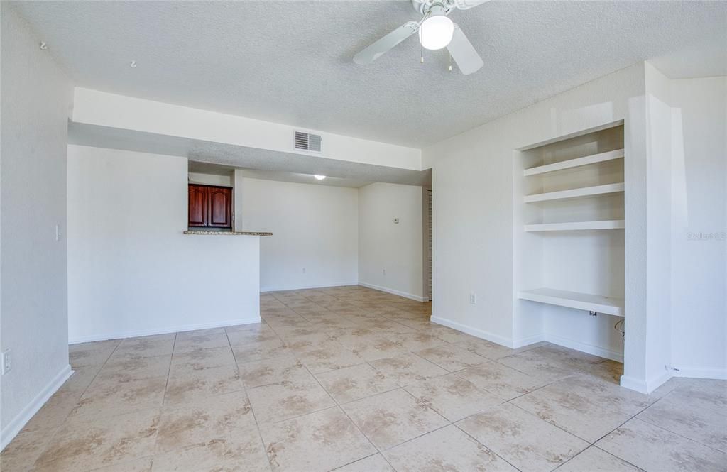 For Rent: $1,750 (2 beds, 2 baths, 898 Square Feet)