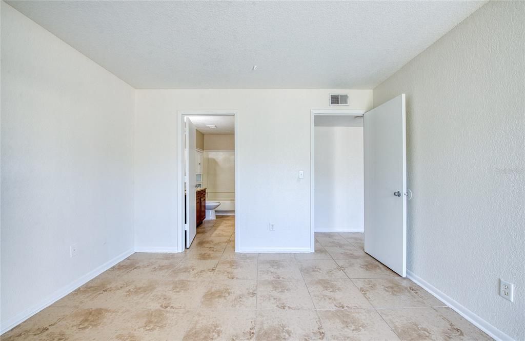For Rent: $1,750 (2 beds, 2 baths, 898 Square Feet)
