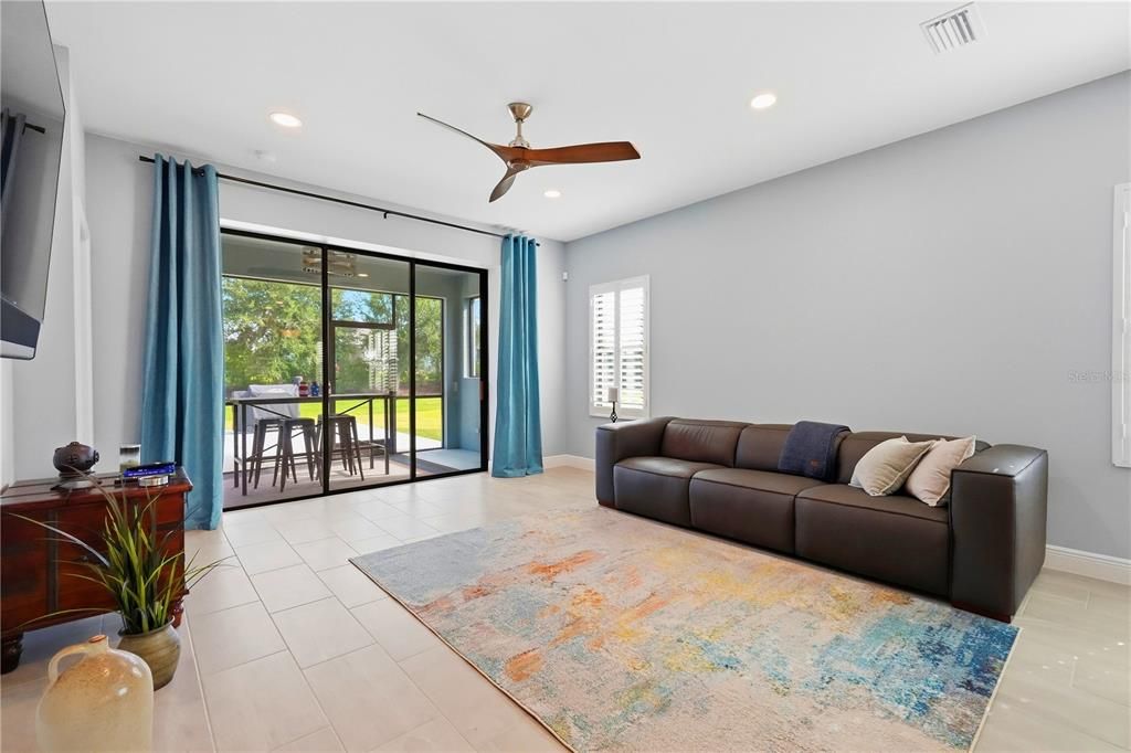 For Sale: $387,900 (3 beds, 2 baths, 1407 Square Feet)