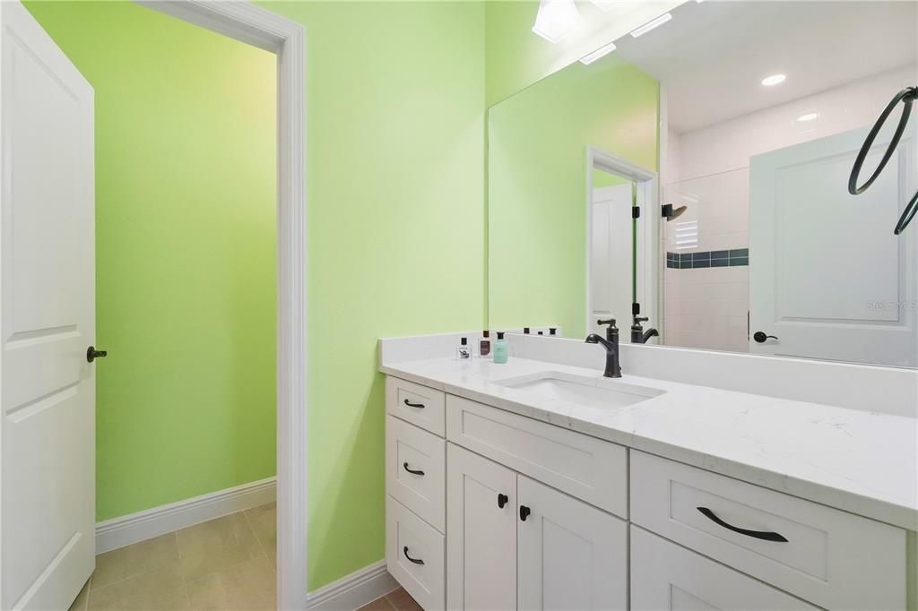 For Sale: $387,900 (3 beds, 2 baths, 1407 Square Feet)