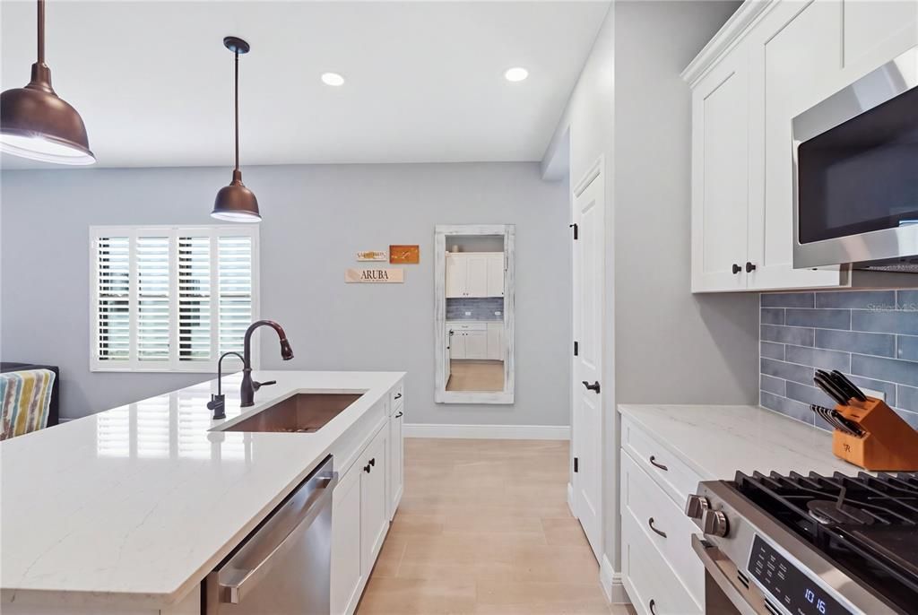 For Sale: $387,900 (3 beds, 2 baths, 1407 Square Feet)