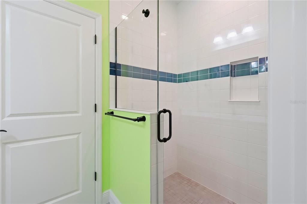For Sale: $387,900 (3 beds, 2 baths, 1407 Square Feet)