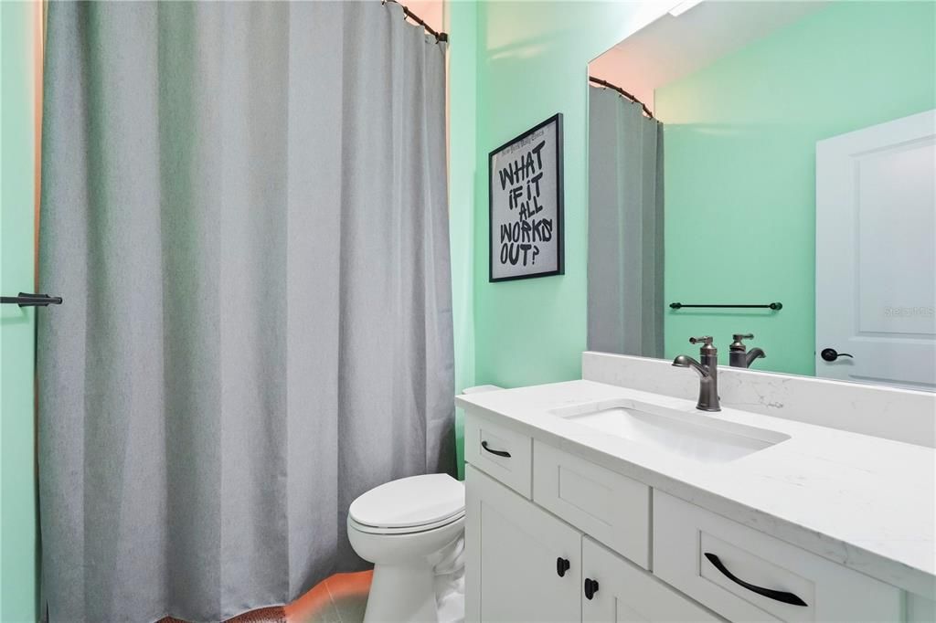 For Sale: $387,900 (3 beds, 2 baths, 1407 Square Feet)