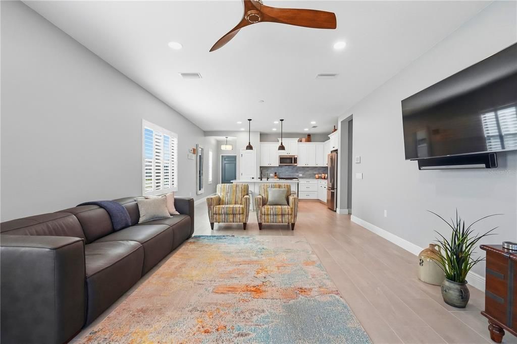 For Sale: $387,900 (3 beds, 2 baths, 1407 Square Feet)