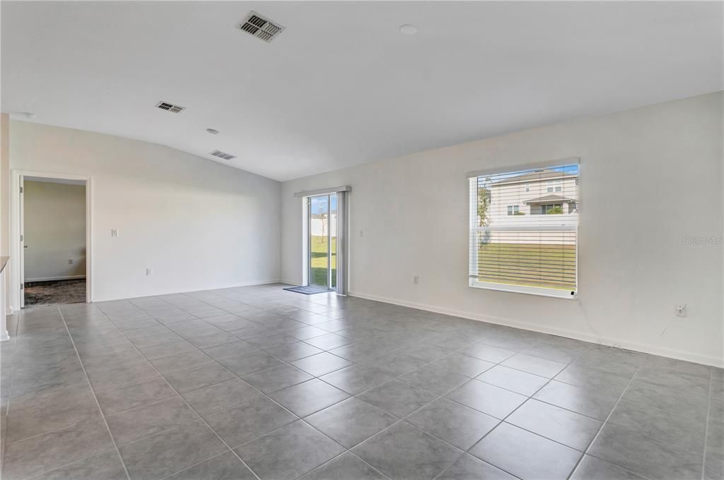 En Renta: $1,995 (3 camas, 2 baños, 1580 Pies cuadrados)