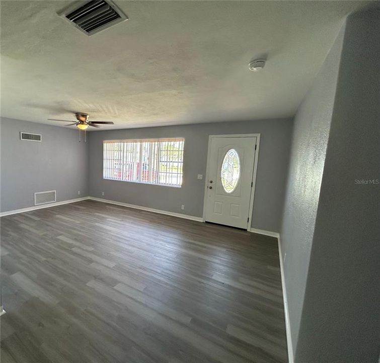 En Venta: $479,900 (3 camas, 2 baños, 1812 Pies cuadrados)