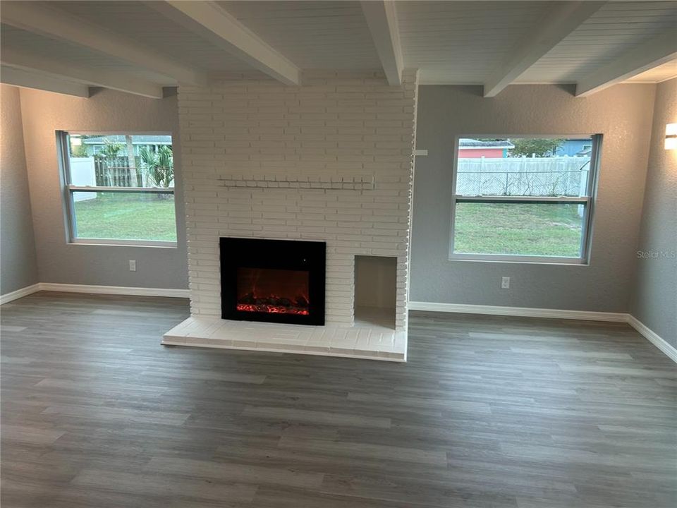 En Venta: $479,900 (3 camas, 2 baños, 1812 Pies cuadrados)