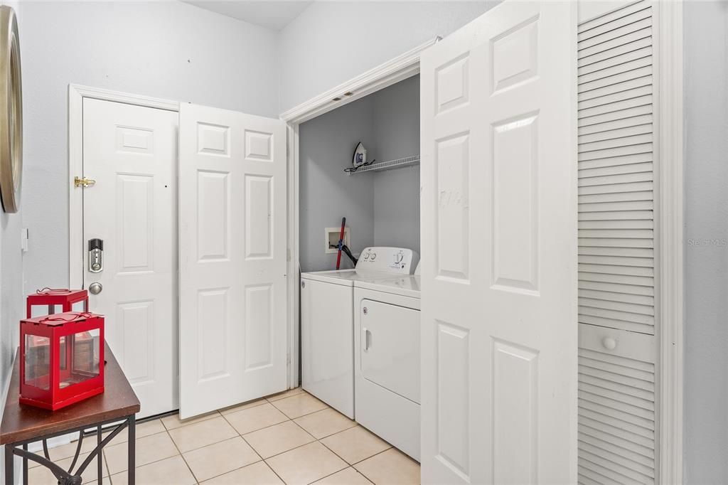For Sale: $235,000 (3 beds, 2 baths, 1268 Square Feet)