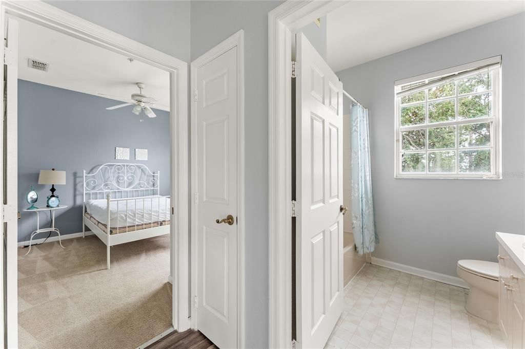 For Sale: $235,000 (3 beds, 2 baths, 1268 Square Feet)