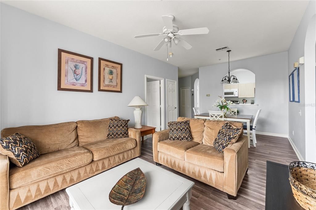 For Sale: $235,000 (3 beds, 2 baths, 1268 Square Feet)