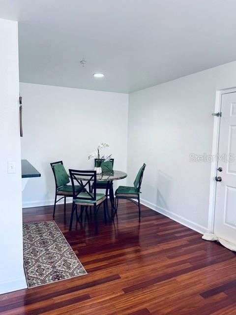 В аренду: $1,750 (1 спален, 1 ванн, 830 Квадратных фут)