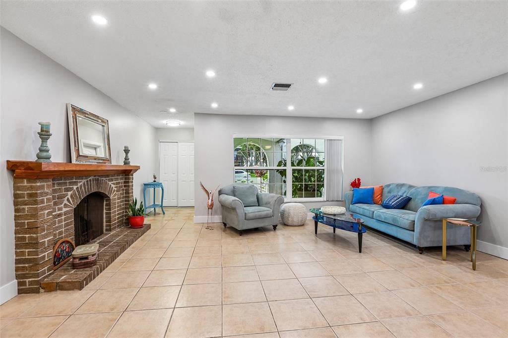 For Sale: $550,000 (4 beds, 2 baths, 2047 Square Feet)