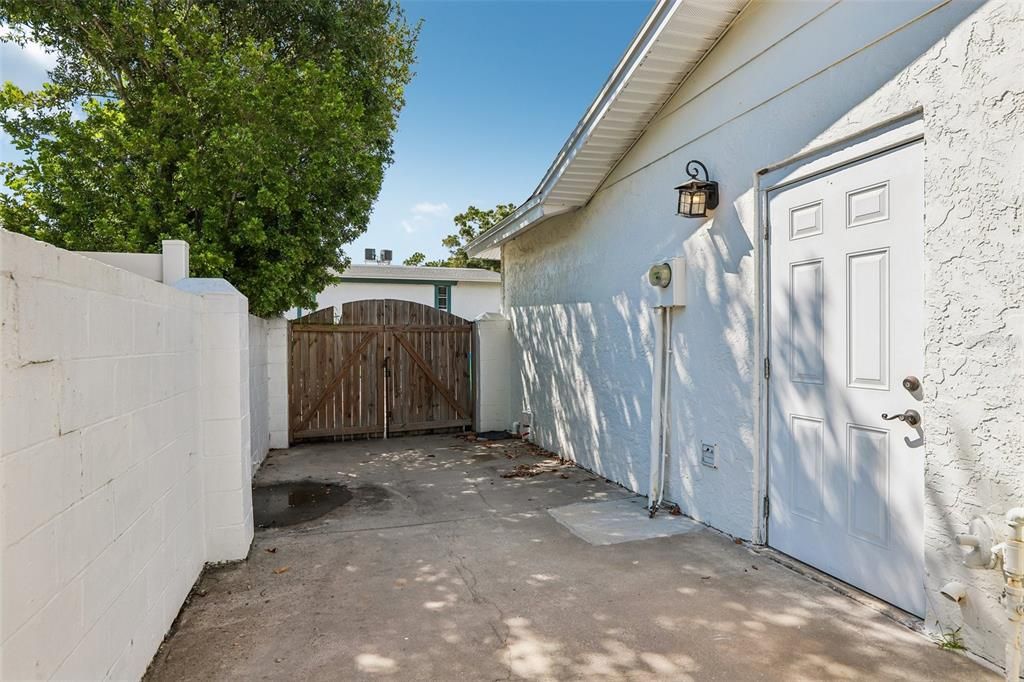 For Sale: $550,000 (4 beds, 2 baths, 2047 Square Feet)