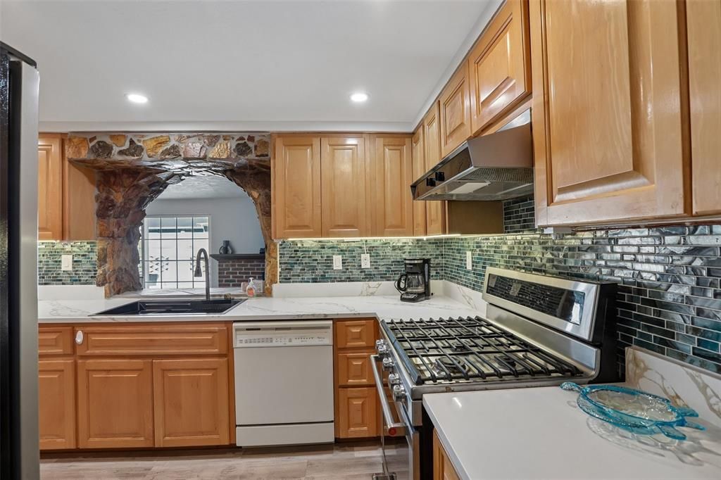 For Sale: $550,000 (4 beds, 2 baths, 2047 Square Feet)