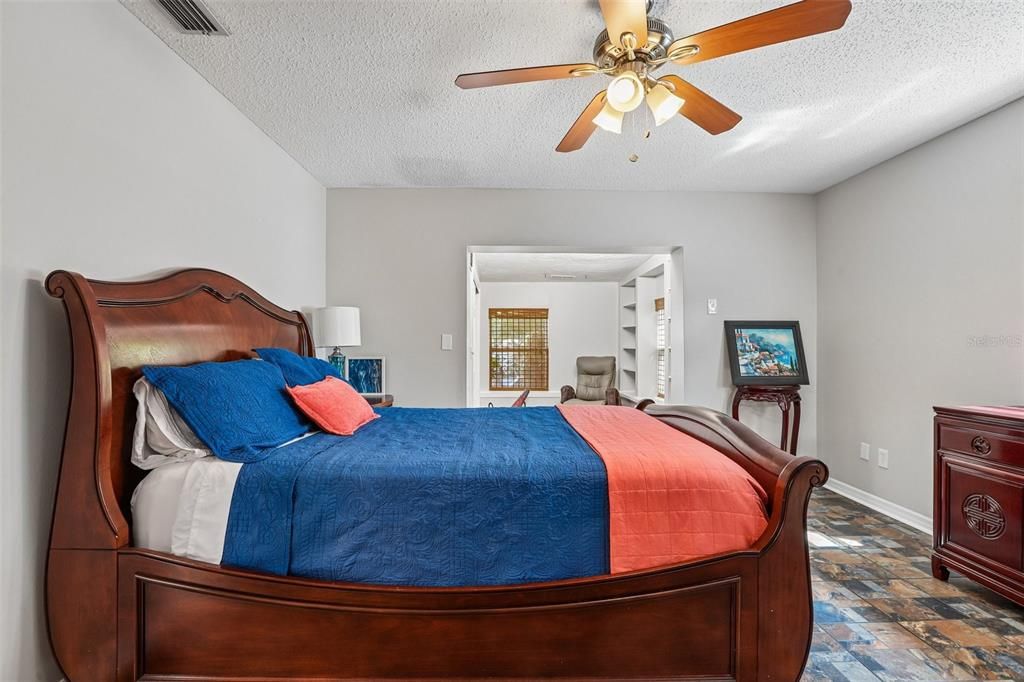 For Sale: $550,000 (4 beds, 2 baths, 2047 Square Feet)