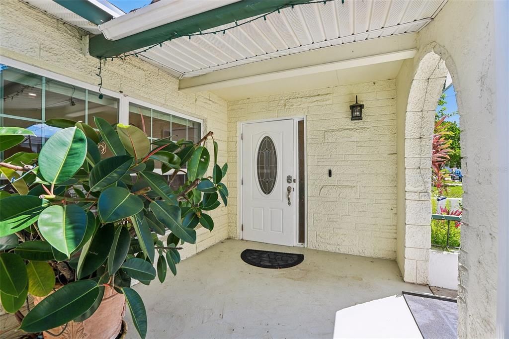 For Sale: $550,000 (4 beds, 2 baths, 2047 Square Feet)