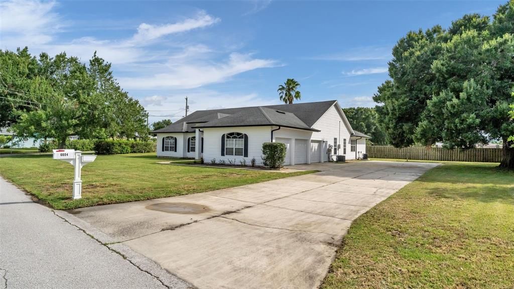 For Sale: $399,900 (4 beds, 2 baths, 2459 Square Feet)