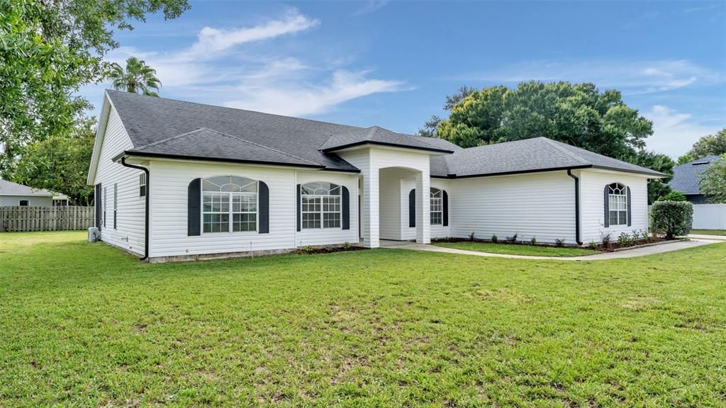 For Sale: $399,900 (4 beds, 2 baths, 2459 Square Feet)