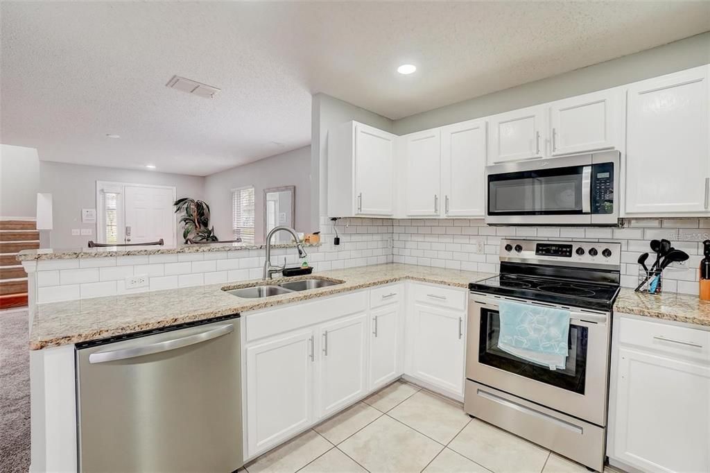 For Rent: $2,500 (4 beds, 3 baths, 1644 Square Feet)