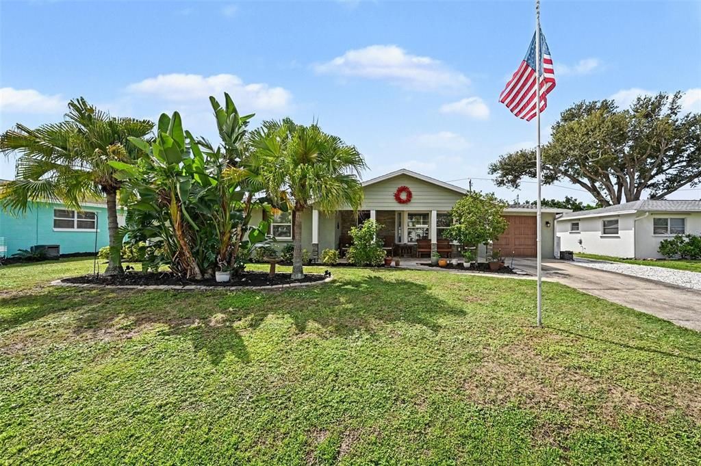 For Sale: $365,000 (3 beds, 2 baths, 1484 Square Feet)