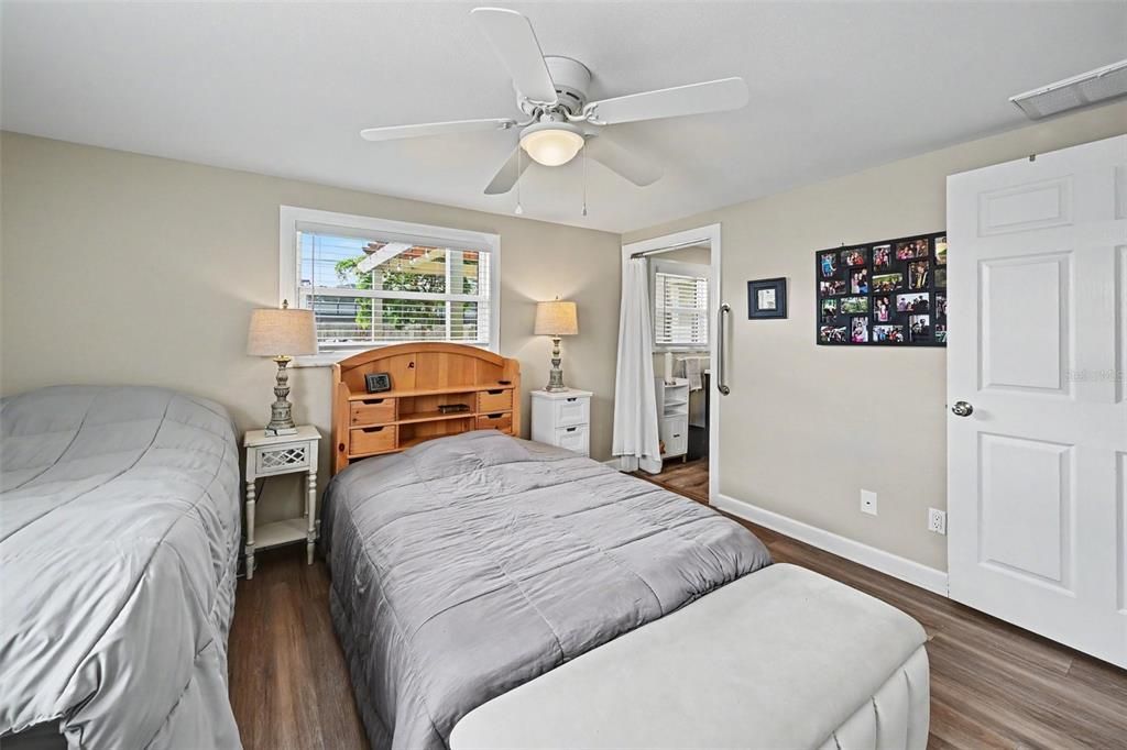 For Sale: $365,000 (3 beds, 2 baths, 1484 Square Feet)