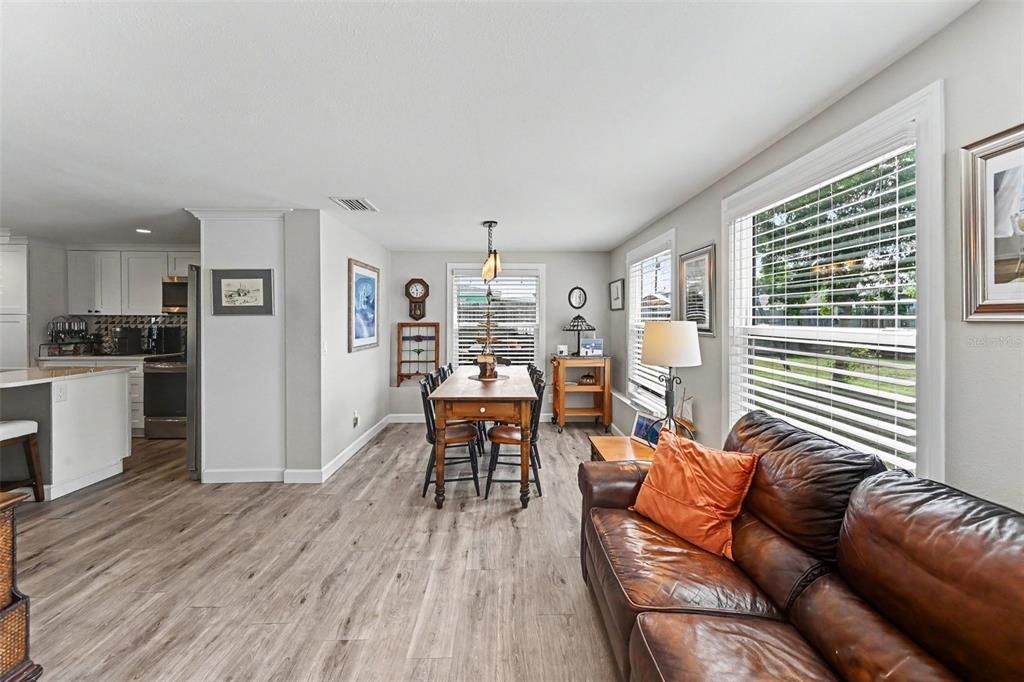 For Sale: $365,000 (3 beds, 2 baths, 1484 Square Feet)