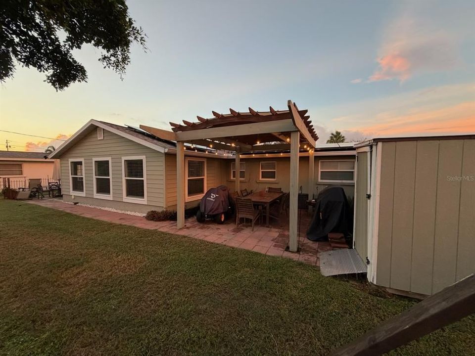 For Sale: $365,000 (3 beds, 2 baths, 1484 Square Feet)