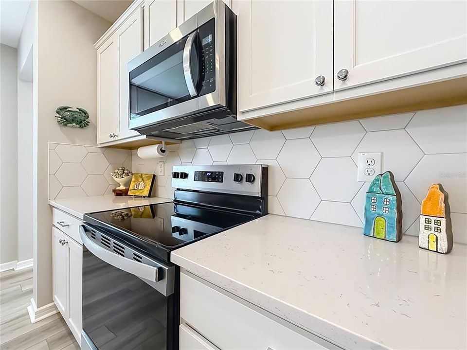 На продажу: $329,000 (4 спален, 2 ванн, 1580 Квадратных фут)