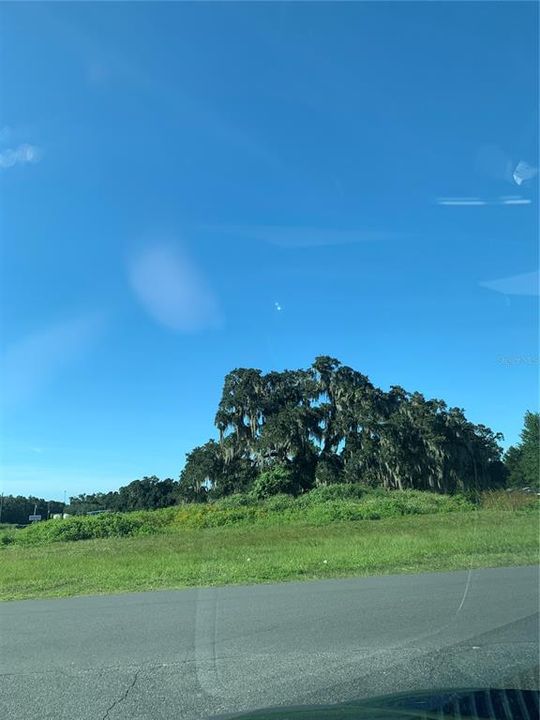 待售: $499,000 (3.09 acres)