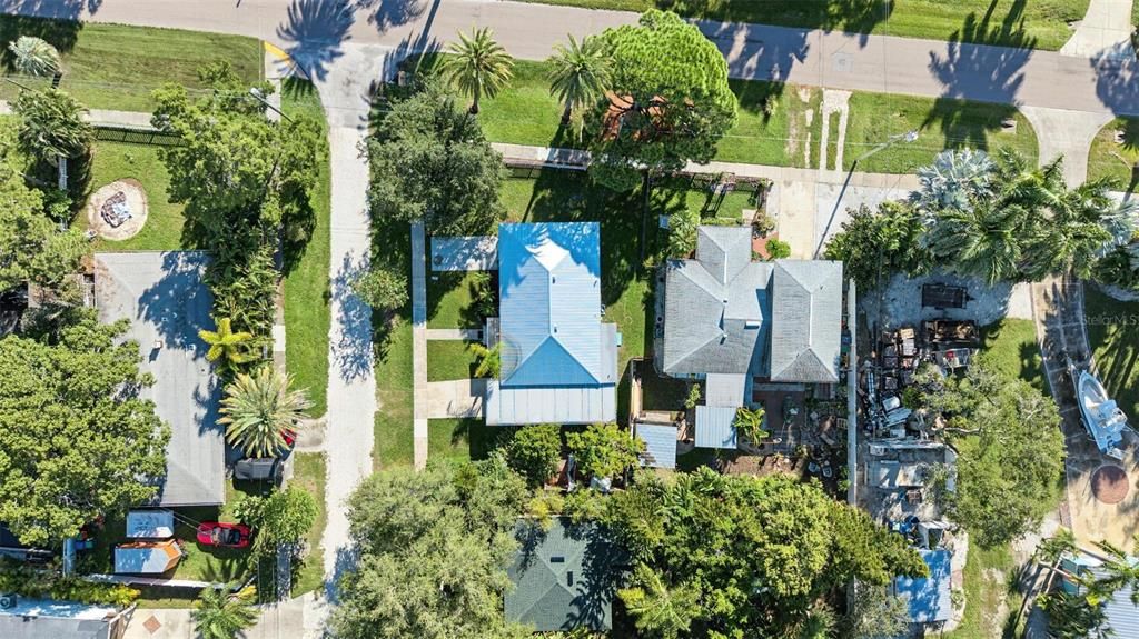 На продажу: $379,900 (2 спален, 2 ванн, 1214 Квадратных фут)
