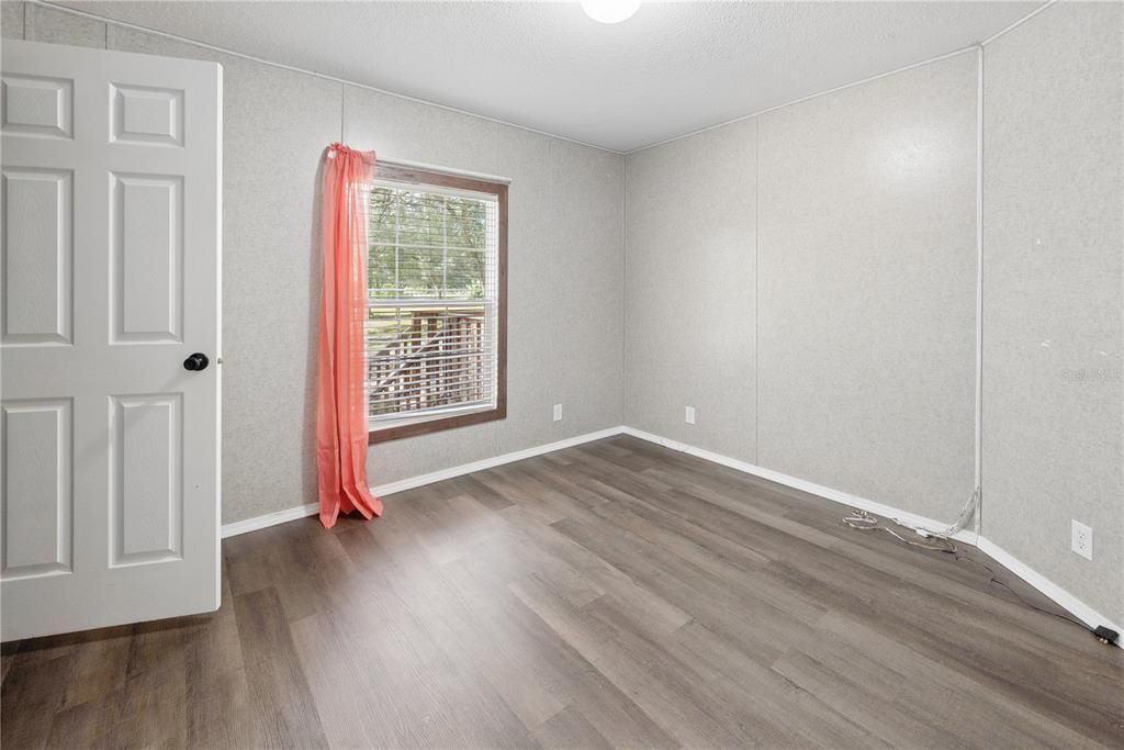 En Venta: $249,000 (4 camas, 2 baños, 1920 Pies cuadrados)