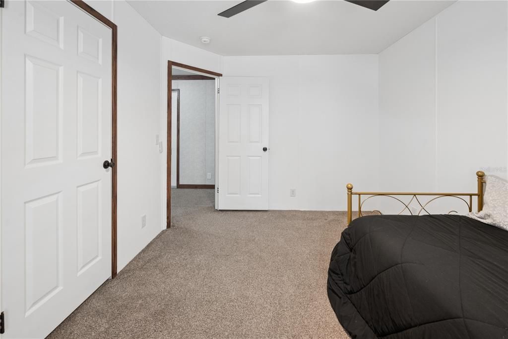 En Venta: $249,000 (4 camas, 2 baños, 1920 Pies cuadrados)