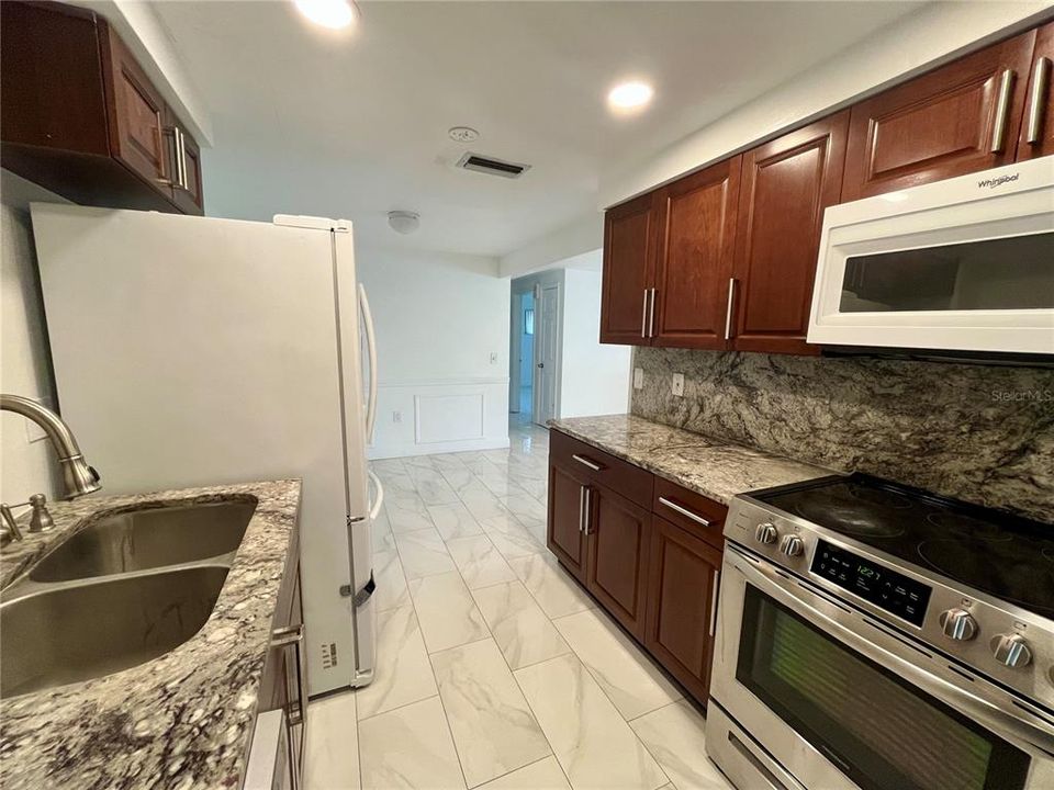For Rent: $1,650 (3 beds, 1 baths, 1248 Square Feet)