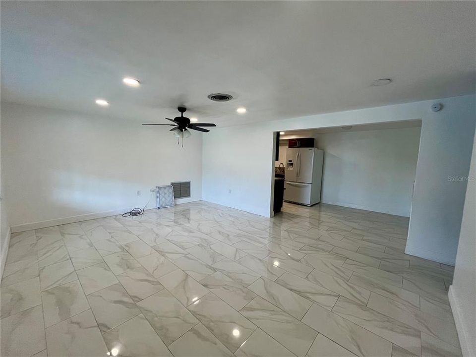 For Rent: $1,650 (3 beds, 1 baths, 1248 Square Feet)