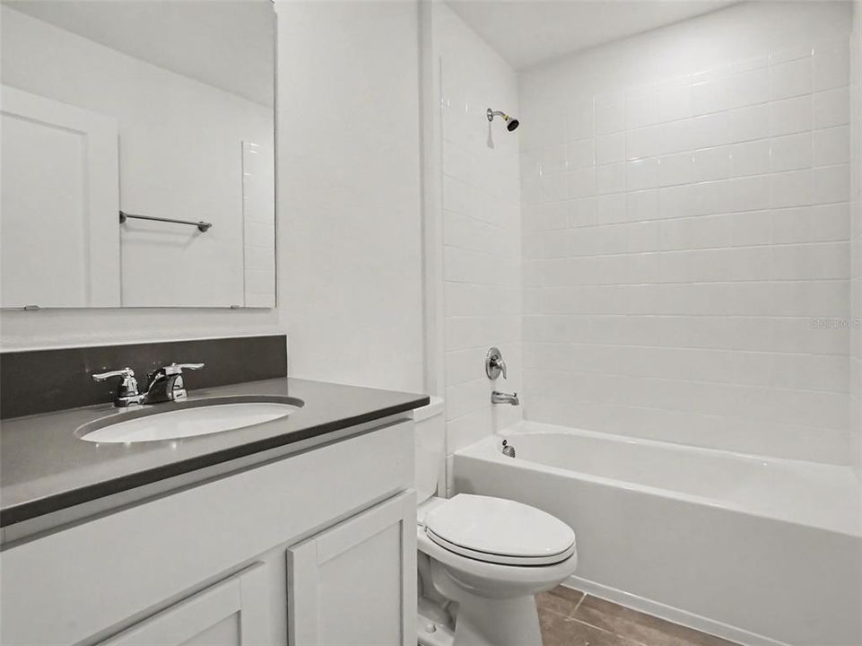 En Venta: $309,900 (3 camas, 2 baños, 1561 Pies cuadrados)