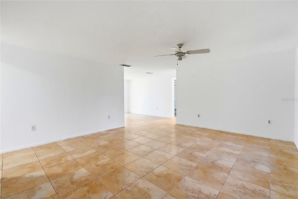 En Venta: $495,000 (3 camas, 2 baños, 1564 Pies cuadrados)
