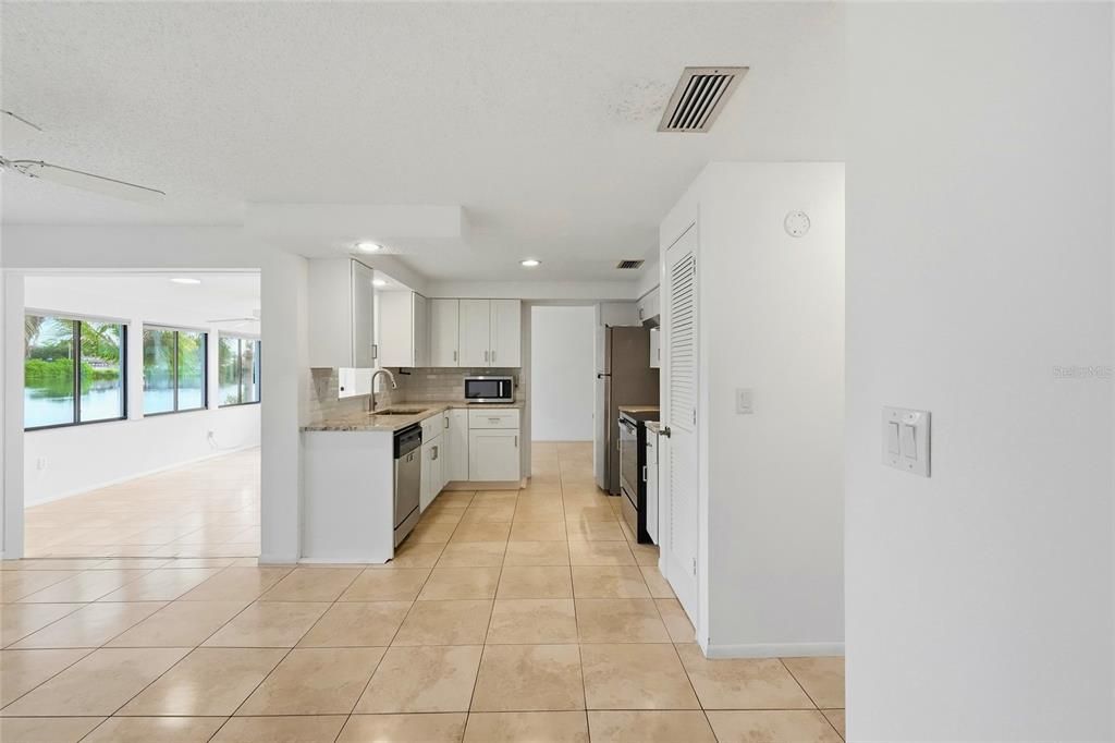 En Venta: $495,000 (3 camas, 2 baños, 1564 Pies cuadrados)