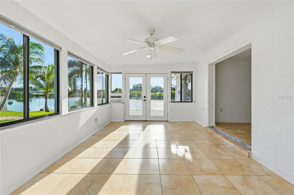 En Venta: $495,000 (3 camas, 2 baños, 1564 Pies cuadrados)