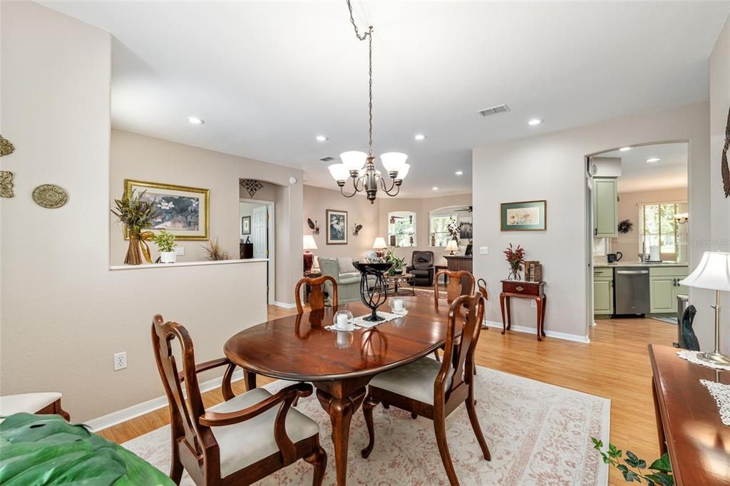 For Sale: $394,300 (2 beds, 2 baths, 2109 Square Feet)