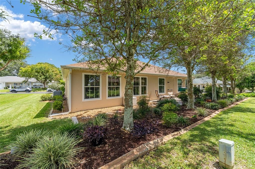 For Sale: $394,300 (2 beds, 2 baths, 2109 Square Feet)