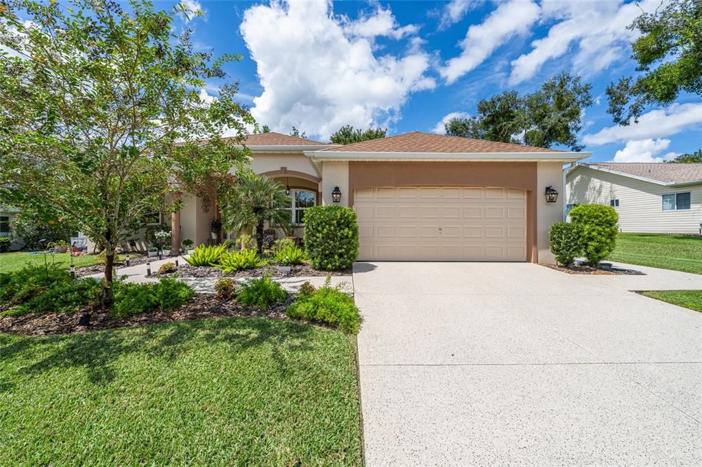 For Sale: $394,300 (2 beds, 2 baths, 2109 Square Feet)