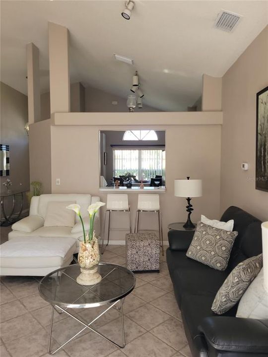 For Sale: $349,900 (3 beds, 2 baths, 1264 Square Feet)
