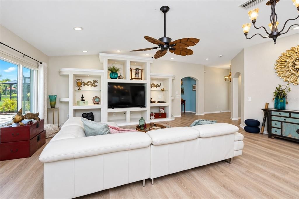 For Sale: $515,000 (3 beds, 2 baths, 1879 Square Feet)