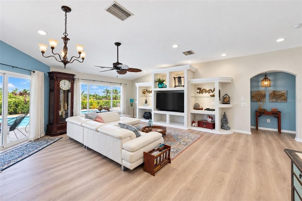 For Sale: $515,000 (3 beds, 2 baths, 1879 Square Feet)