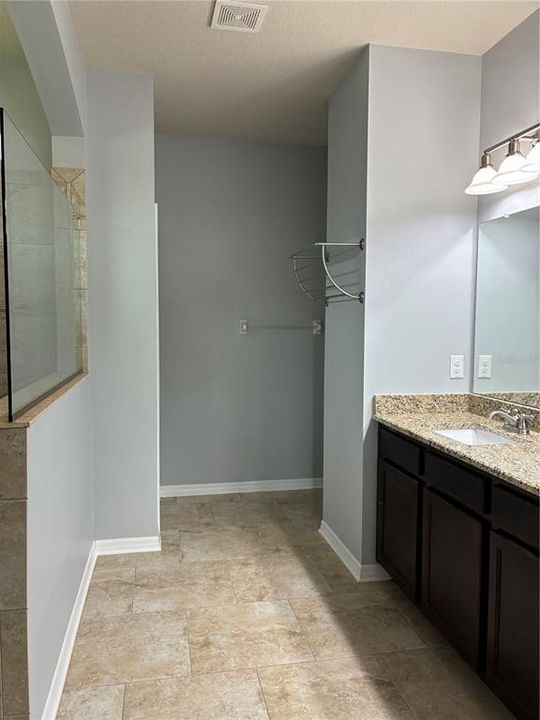For Rent: $3,300 (4 beds, 3 baths, 2876 Square Feet)